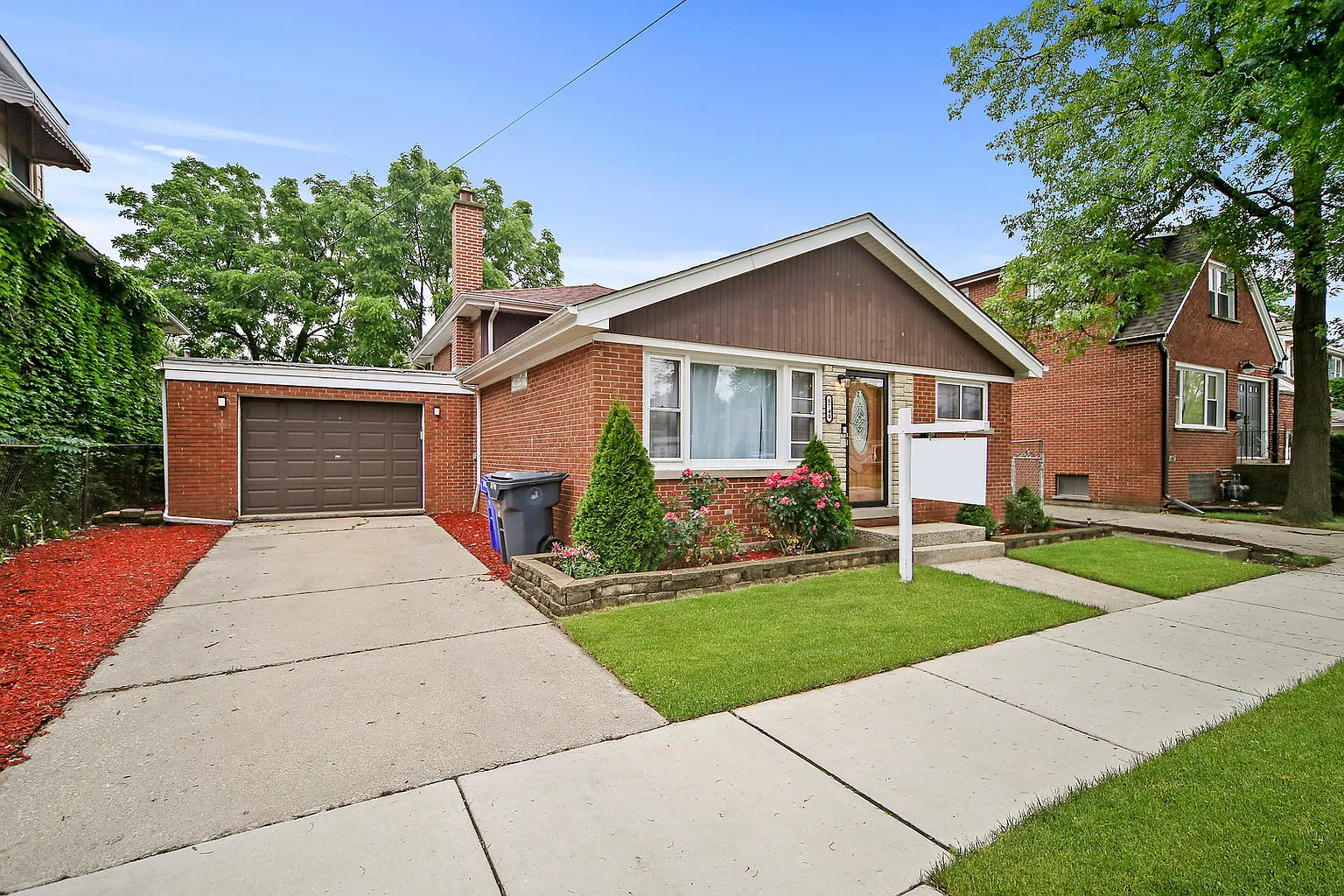 8740 45th Pl photo 1