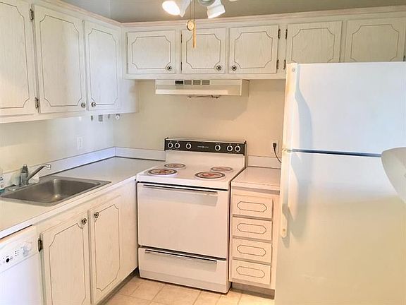 2nd image of 400 Village Green Cir #317