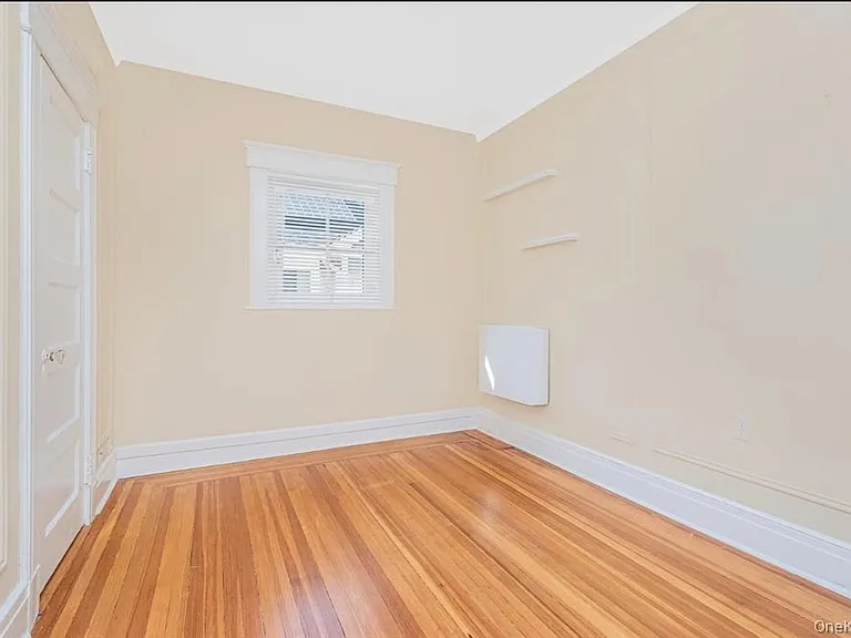 Clay Ave — Photo 10