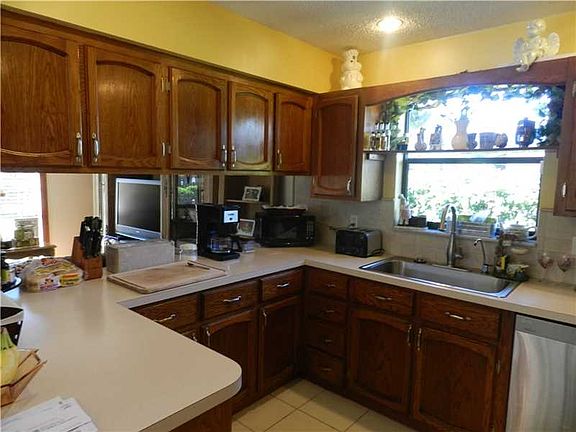 4th image of 10268 NW 16th Ct