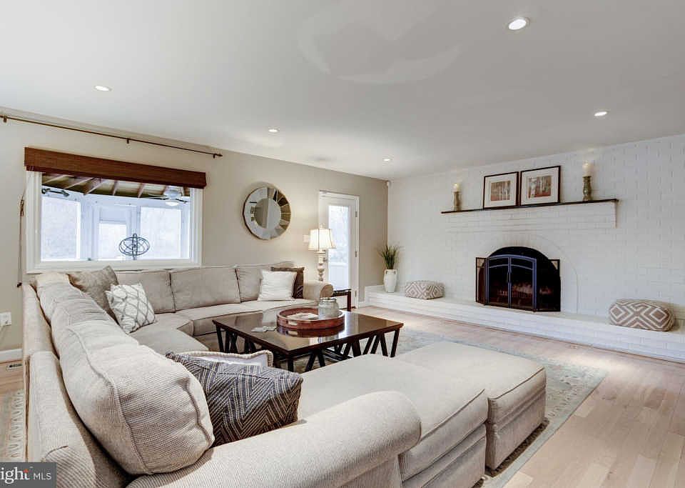 1st image of 10211 Brennanhill Ct