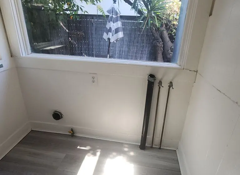 1526 N Avenue 47 — Photo 7