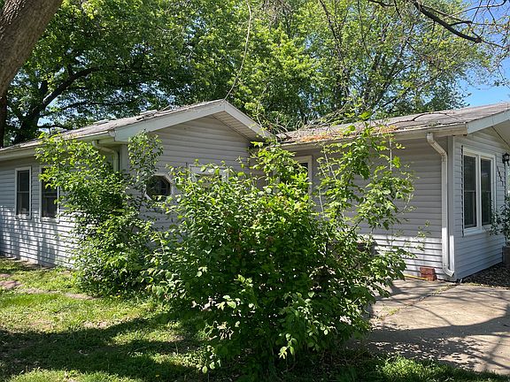 3rd image of 1927 Kevin Dr