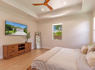 5601 Papaya Rd, West Palm Beach, FL 33413