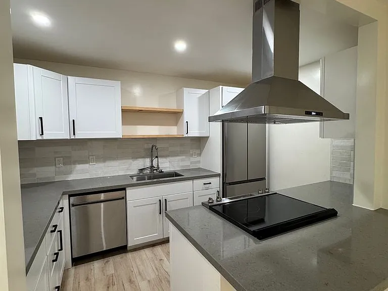5651 Sumner Way #309 — Photo 2