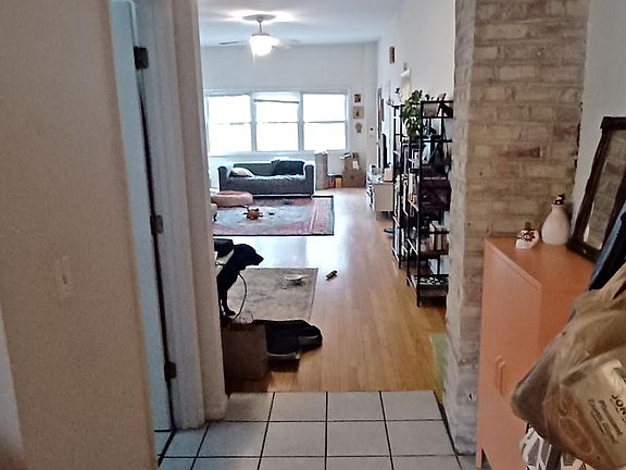 5th image of 1924 W School St #1