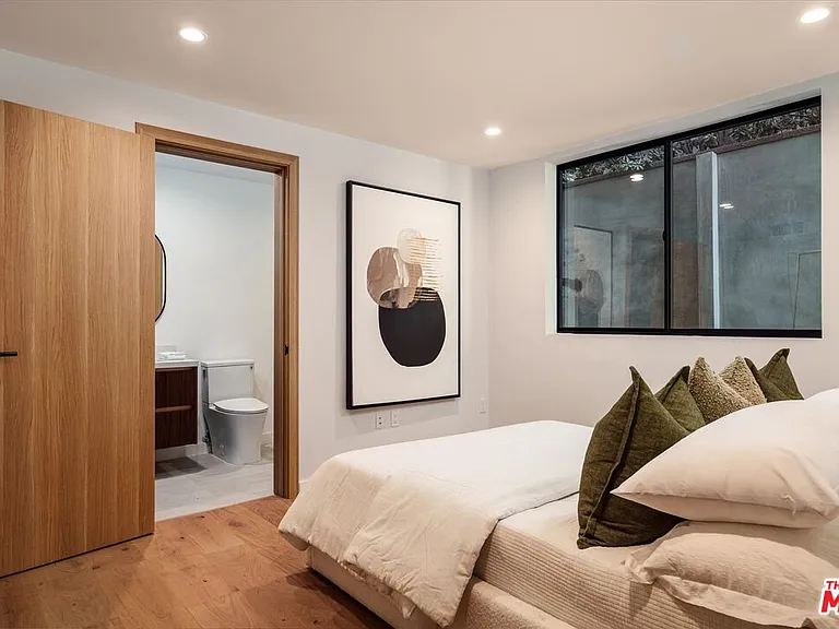 2822 Avenel St — Photo 20