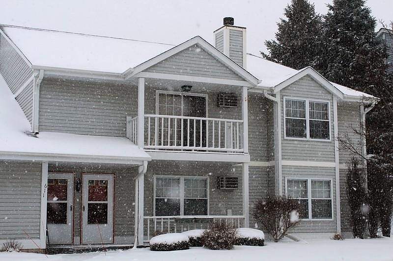 1st image of 611 Barrington Ct APT B