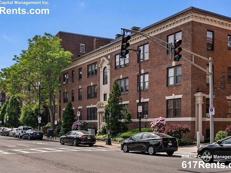1982 Commonwealth Ave #B — Photo 12