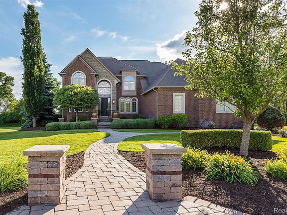 2nd image of 24935 Ravine Ct