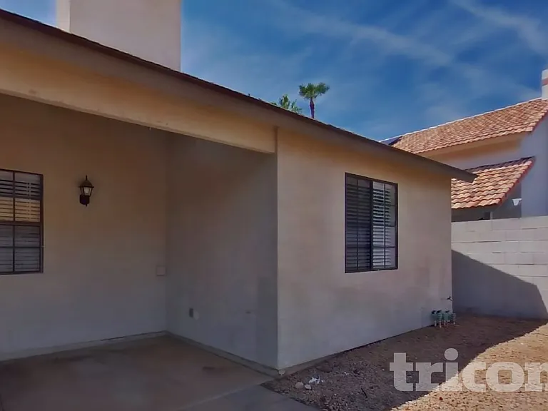 1464 E Rosemonte Dr — Photo 15