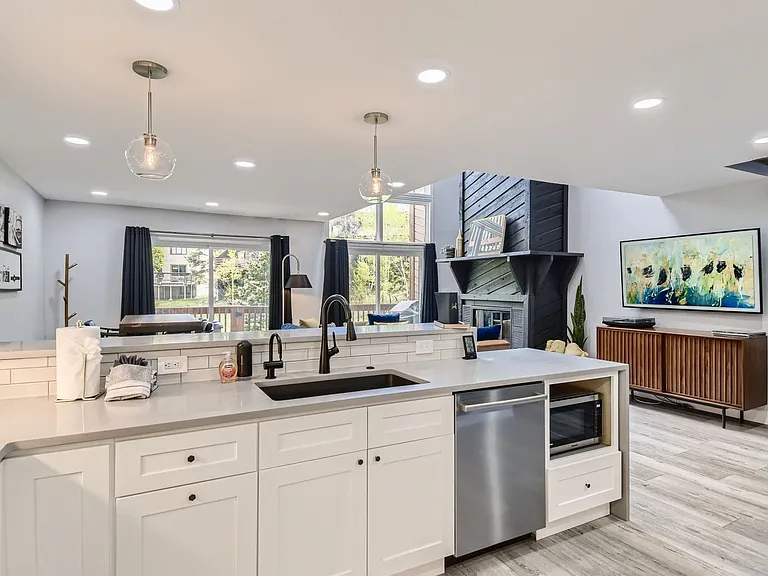 101 Hawn Dr — Photo 3