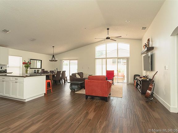 4th image of 16584 NW 10th St