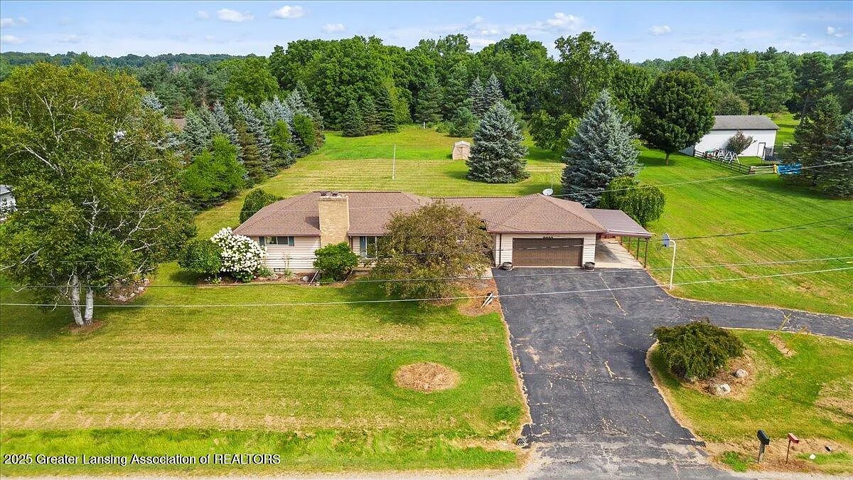 9855 E Vermontville Hwy photo 1