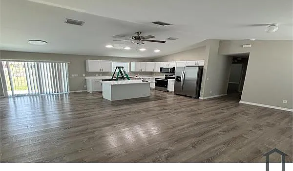 3 bed, 1265 sqft, $1,940 — Photo 3