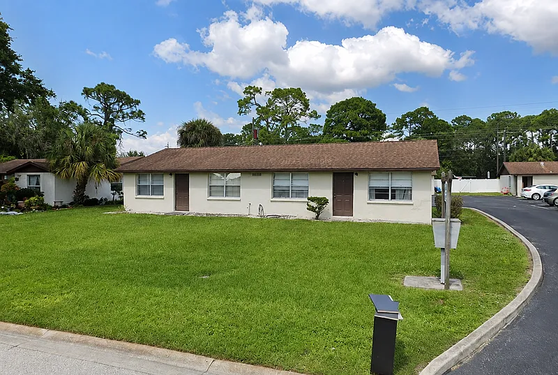 2 bed, 1.0 bath, 714 sqft, $1,695 — Photo 2