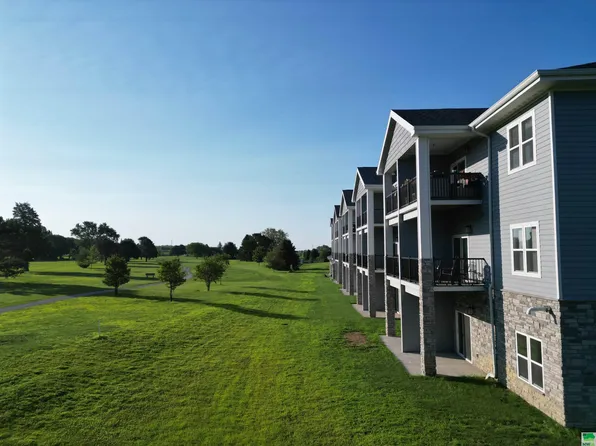 201 Sunrise Park Rd #101, Storm Lake, IA 50588