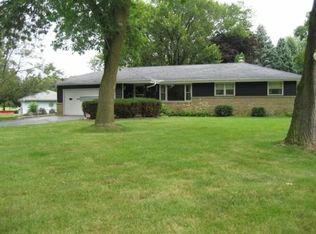 5480 S Balboa Dr, New Berlin, WI 53151