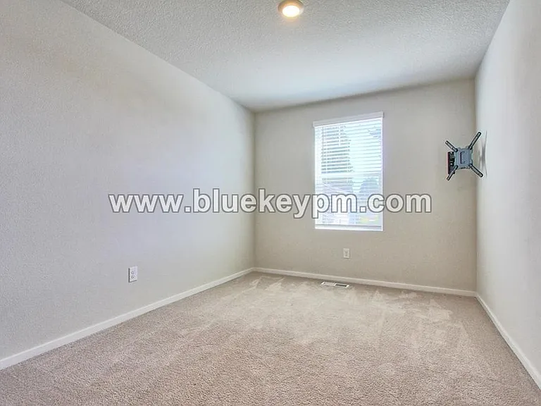 5808 NE 80th Ct — Photo 11