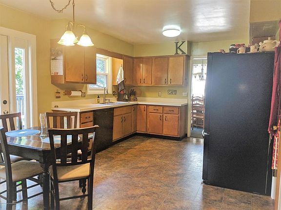 5th image of 5034 Applewood Dr