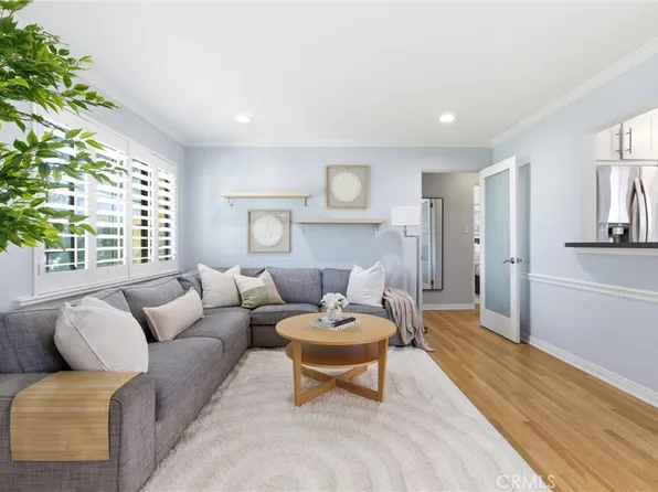 526 N Toluca Park Dr, Burbank, CA 91505