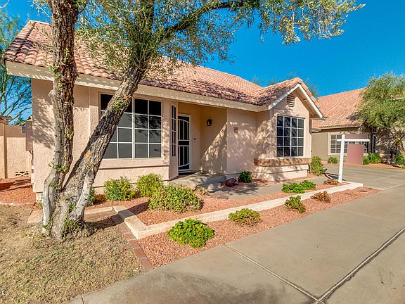 3rd image of 3920 E Orchid Ln