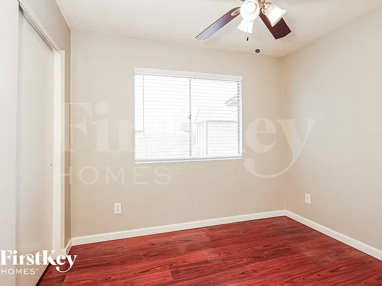 21036 N 34th Dr — Photo 10