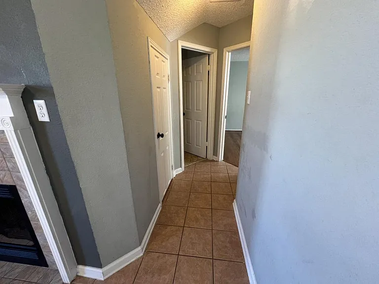 2302 Tracey Ann Ln — Photo 15
