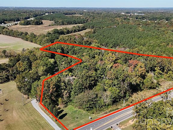 2nd image of 3915 Rocky River Rd N