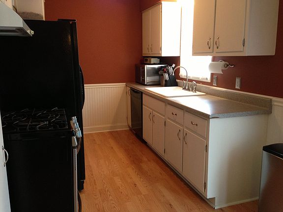 2nd image of 250 Donna Dr SE