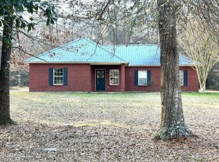 1025 Clover Ln, McComb, MS 39648