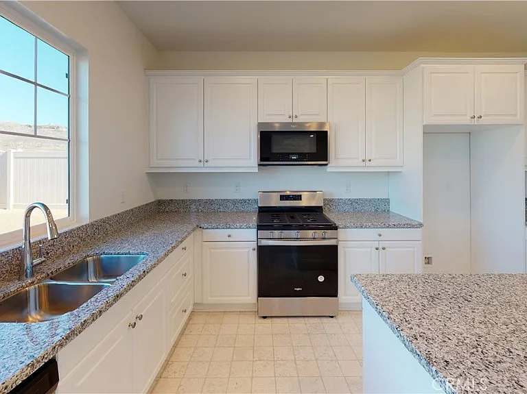 21084 Telegraph Rd — Photo 3
