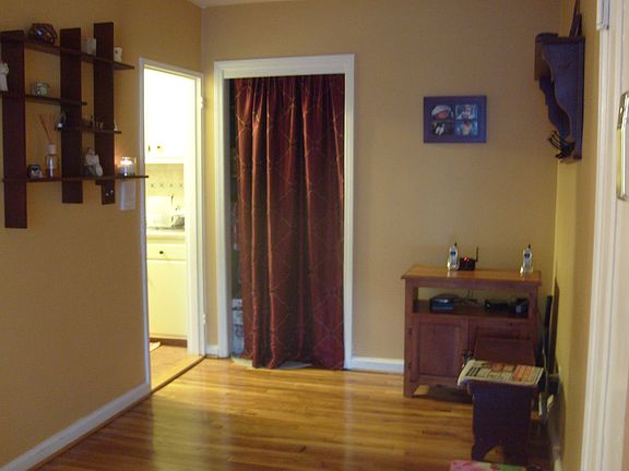 Dining Room/Foyer
