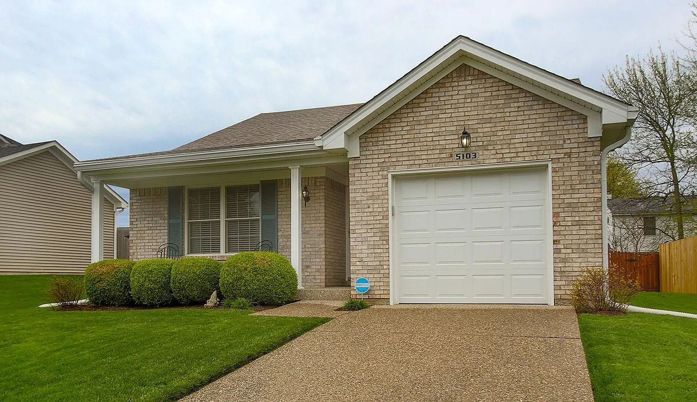 5103 Oakbrook Dr photo 1