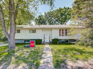 4865 N Harmony Town Hall Rd, Janesville, WI 53546