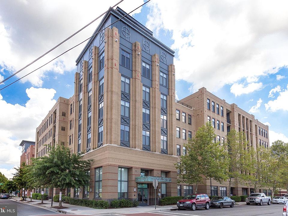 1st image of 525 N Fayette St Unit 516