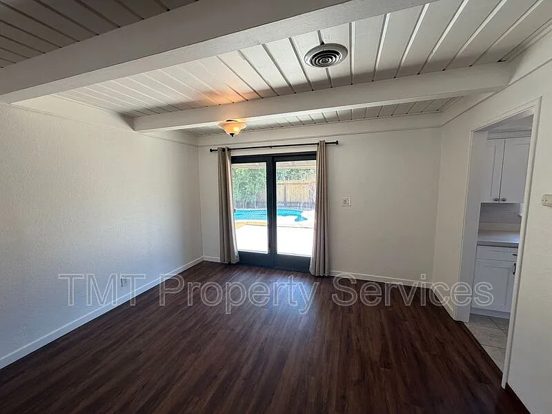 3 bed, 1.0 bath, 1196 sqft, $2,200 — Photo 3