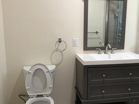 3rd image of 73 Linden Ave APT 2B