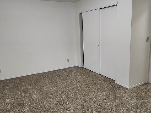 Lower bedroom