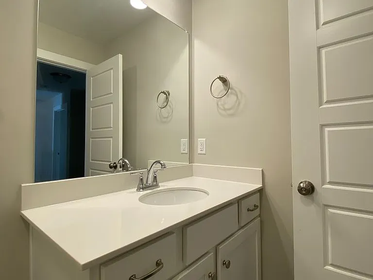 7940 Saint James Dr — Photo 30