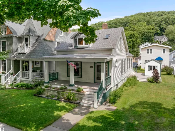 315 Forest Ave, Frankfort, MI 49635