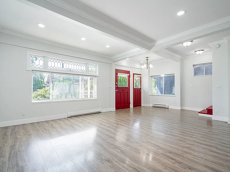 2915 W 5th Ave — Photo 5