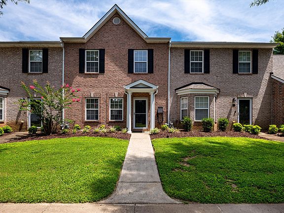 5th image of 134 Alexander Dr