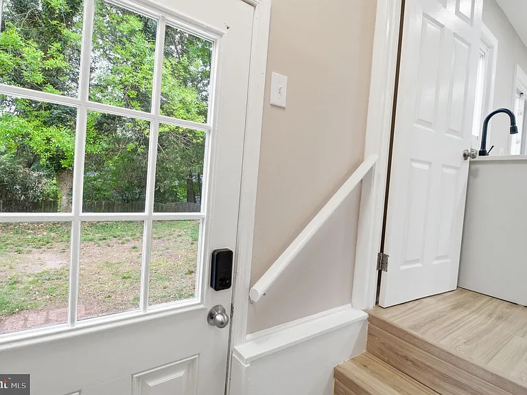 13206 Staggs Ct — Photo 4