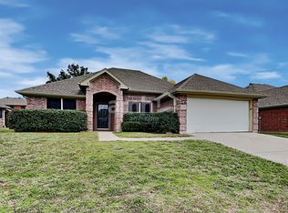 2910 Chisholm Trl, Corinth, TX 76210