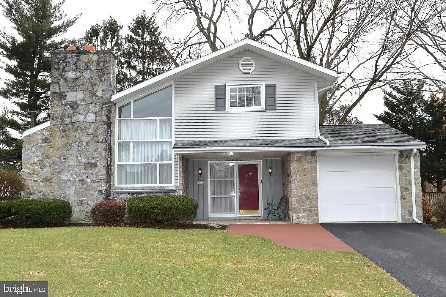 41 Sunset Ave photo 1
