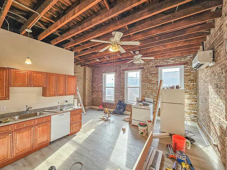 1957 W Chicago Ave #3R — Photo 3