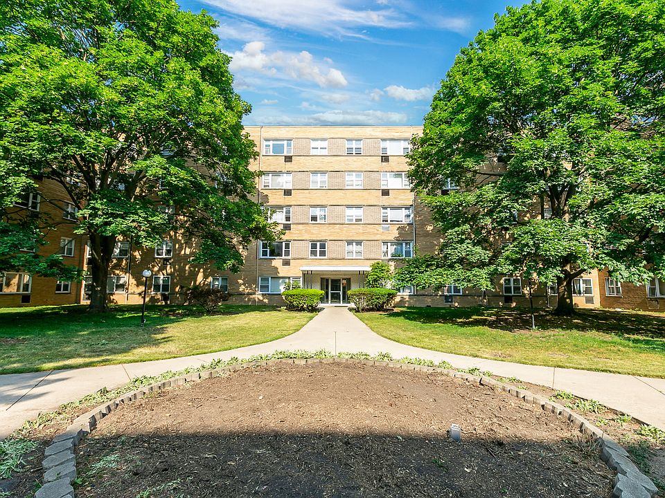 1st image of 2025 W Granville Ave APT 305
