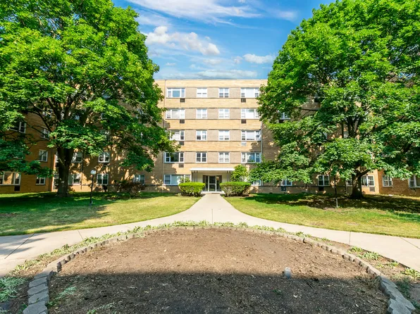 2025 W Granville Ave APT 305, Chicago, IL 60659