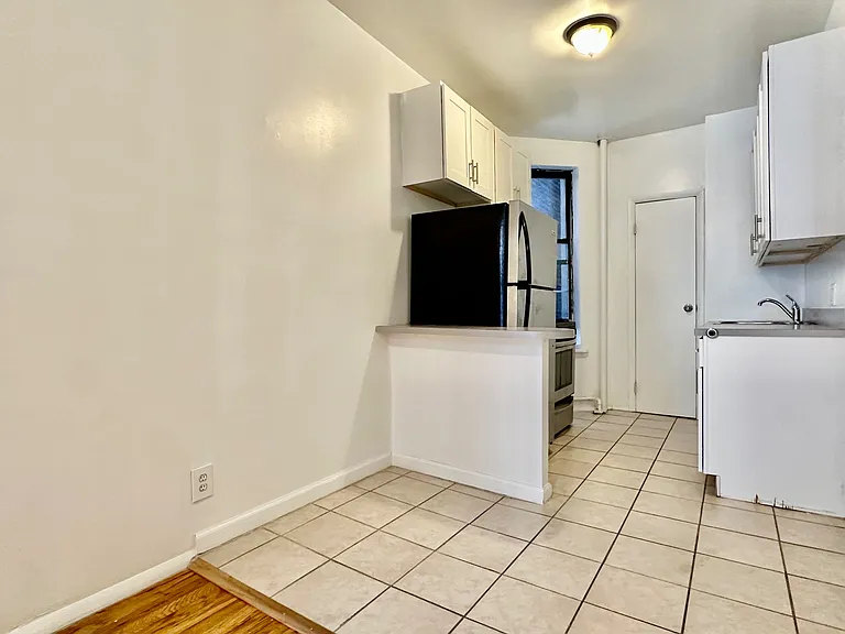 401 E 91st St #10 — Photo 5